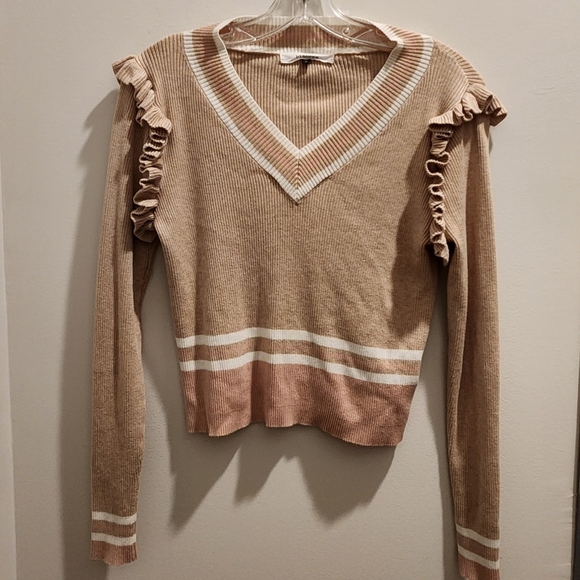 Ruffled V-Neck Coquette Cropped Sweater in Cream and Pink - Picture 3 of 7